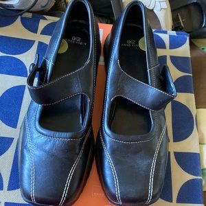Black comfortable shoe size 9